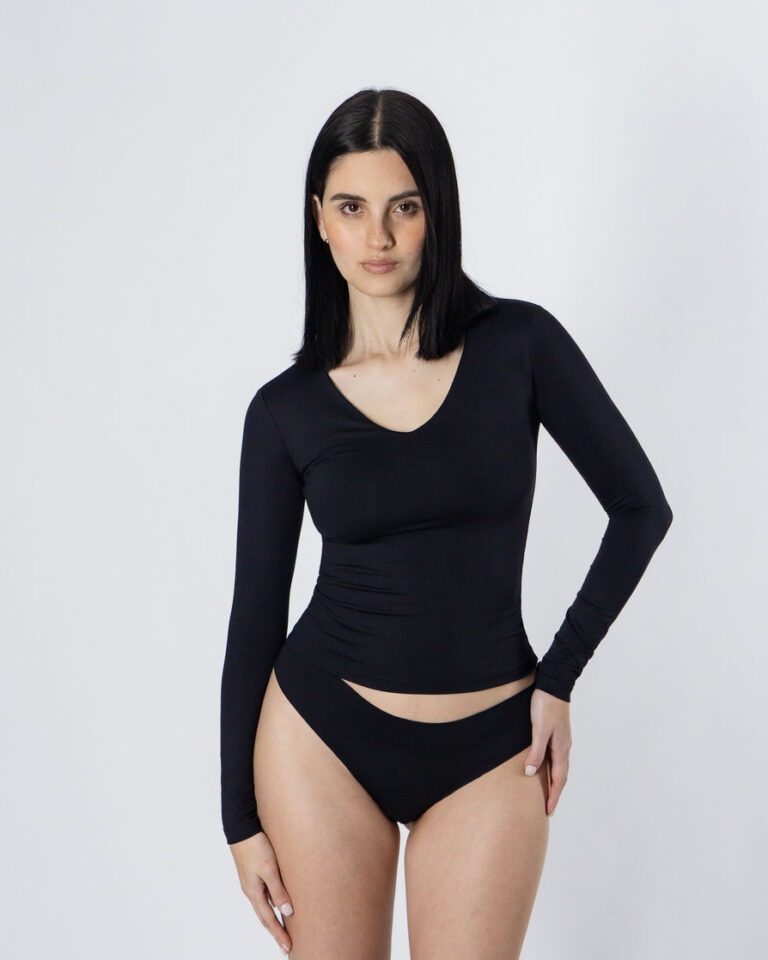 V-Neck LS Tee - Black